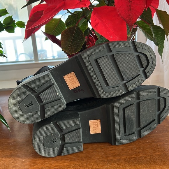 FRYE Chloe Chelsea Boots - Picture 8 of 10